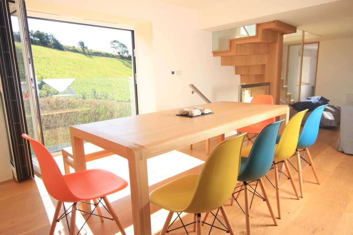 Dining table with views to the garden